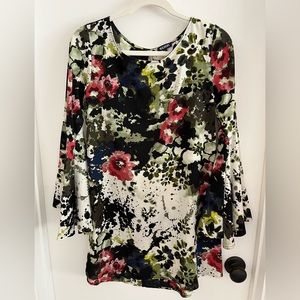 Satin Mini Dress w. 3/4 ruffle sleeve.